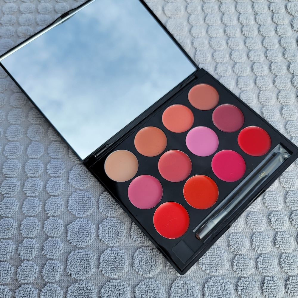 ISH Lip Statment Palette - Never Used